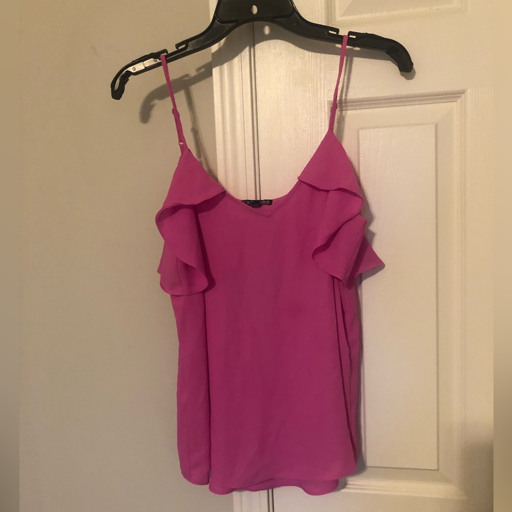 3/$15 🔸 Express dressy tank top size S